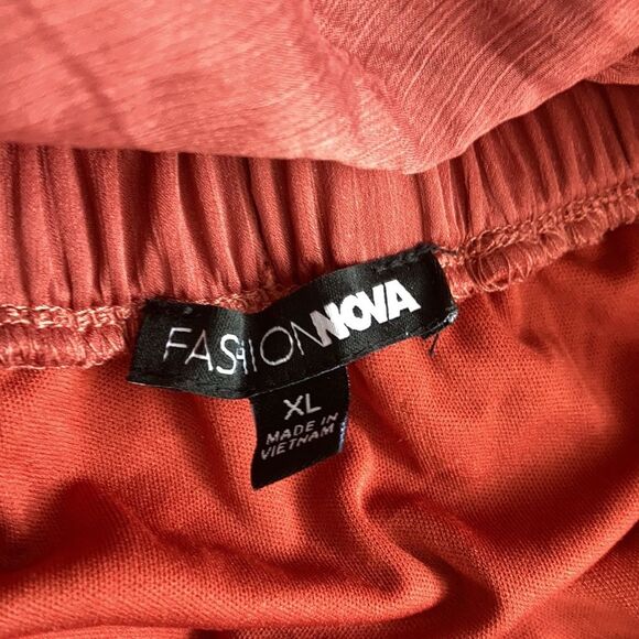 Fashion Nova open lace back dress color red brick - Picture 3 of 5